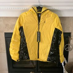 Body Glove Down Jacket - 90% Duck Down - 10% Feather! Fun, Yellow & Black Color! Great Jacket To Keep You Warm! Yellow Weatherproof Windbreaker For Winter, Yellow Weatherproof Outerwear For Outdoor Activities, Yellow Weatherproof Windbreaker For Outdoor, Yellow Waterproof Outerwear For Outdoor Activities, Waterproof Yellow Outerwear For Outdoor Activities, Casual Yellow Weatherproof Windbreaker, Mustard Hooded Winter Outerwear, Yellow Windproof Outerwear For Outdoor Activities, Yellow Waterproof Winter Outerwear