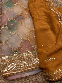 *RBP PRESENTS* *Ready to ship* *Restocked on huge demand* Exclusive Edit! 😍😍 ⭐ Kurta: Pure Ombre Organza with stunning Pearl, thread, gotta Patti & sequins handwork all over ✨ ⭐Bottom: Pure Shantoon (unstitched) 💕 ⭐Dupatta: Pure Chiffon with gotta Patti, sequins, pearl and mirror detailings plus tassels 😍 *Must have collection!* ⭐⭐ Gotta Patti Suits Pakistani, Duppattas Designs Ideas, Embroidery Thread Work, Dupatta Design, Bridal Chura, Simple Saree Designs, Gotta Patti, Latest Bridal Dresses