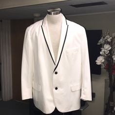 I.N.C International Concepts - White Blazer Tux Never Worn - No Tag - Xxl Elegant White Sport Coat For Winter, Classic White Sport Coat With Lapel Collar, Classic White Semi-formal Outerwear, Semi-formal White Sport Coat, White Notch Lapel Sport Coat For Winter, White Tailored Single Breasted Outerwear, Tailored White Outerwear For Semi-formal Occasions, Classic Fitted White Outerwear, White Sport Coat For Workwear