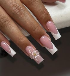 Medium Square Acrylic Nails Flower, Cute French Tip, Uñas Coquette, Dope Nail Designs, Pearl Nails, Tip Nails, Coffin Nails Long