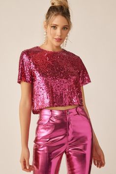 Crop Top, hidden zipper in back. Pink Sequin Top Outfit, Top Fucsia, Sequins Top Outfit, Pink Sequin Top, Formal Tops, Glitter Top, Magenta Pink, Summer Outfit Inspiration, Pink Sequin