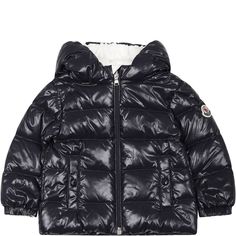 Color: Blue Padded and quilted blue down jacket, with long sleeves, hood, front zip closure, side pockets with automatic button. It is embellished with logo patch on the sleeve and logo embroidered on the back 100% Polyamide. Hand wash. Adventure Accessories, Luxury Sportswear, Active Outfits, Kenzo Kids, Blue Quilts, Red Logo, Sportswear Brand, Stella Mccartney Kids, Gorgeous Bags