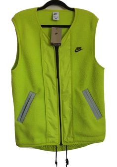 Sporty Activewear With Fleece Lining For Sports, Green Fleece Sportswear Activewear, Nike Casual Sports Fleece Jacket, Nike Casual Fleece Jacket For Sports, Green Fleece Activewear For Streetwear, Green Winter Sportswear Activewear, Nike Fleece Jacket For Sports, Nike Fleece Jacket For Outdoor Athleisure, Nike Athleisure Fleece Jacket For Sports