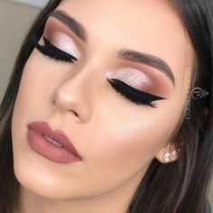 Full Face Glam Makeup, Full Face Glam, Glam Makeup Looks, Quinceanera Makeup, Kim Kardashian Wedding, Simple Eyeliner, Nice Lips, Nude Eyeshadow, Lots Of Makeup