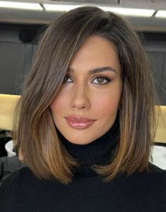 One Length Hair, Sleek Short Hair, Long Bob Haircuts, Lob Hairstyle, Lob Haircut, Medium Hair Cuts, Smooth Hair, How To Make Hair, Bobs Haircuts