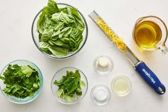 the ingredients to make this salad include lettuce, parsley and olive oil