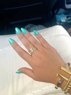 Tiffany Blue Nails Chrome, Back To School Nails Chrome, Dip Nail Inspo Summer, Nail Inspo Turquoise, Short Almond Nail Ideas Summer, August Nails Ideas Simple, Nail Ideas Solid Colors, Teal Chrome Nails, Teal Nail Ideas