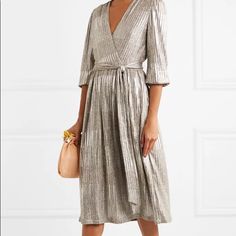 Alice + Olivia Katina Metallic Midi Wrap Dress. Great Condition. Beautiful Metallic Fabric (Silvery Gold). Midi Wrap Dress, Metallic Fabric, Alice Olivia, Silver Gold, Wrap Dress, Size 4, Midi Dress, Womens Dresses, Silver