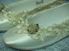 Very Dressy & elegant flats Ivory Satin Shoes embellished with gorgeous applique lace around it. Please look at the pictures. THESE SHOES DESIGNS ARE HAND DYED AND EMBELLISHED TO ORDER THEREFORE, THEY CAN NOT BE RETURNED OR EXCHANGED I'll make all the efforts to help you have a pleasant shopping experience. When in doubt of right fit, I can help you verify your size by sending you a size chart , and helping you obtain your feet's length measurement. US WOMEN Sizes: 5 to 10 and 6W to 10W *11 Elegant Fitted Flats For Wedding, Elegant Fitted Wedding Flats, Pearl Embellished Wedding Flats, Elegant Cream Flat Wedding Shoes, Elegant Cream Flats For Wedding, Elegant Cream Wedding Flats, Elegant Gold Flats For Wedding, Wedding Ballet Flats, Applique Lace