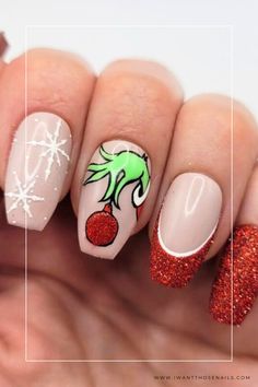 Christmas Nail Ideas Short Acrylic, Nails Cute Christmas, Adorable Christmas Nails, Cute Seasonal Nails, Cool Christmas Nails Design, Cute Christmas Nails Grinch, Christmas Nail Inspo Grinch, Christmas Nails 2023 Grinch