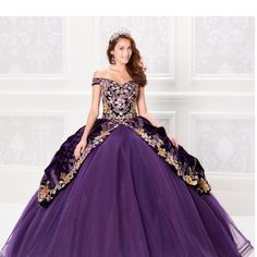 Style: This Gown Is By Couture Designer Princesa By Ariana Vara. The Style Is Pr21953 And Is Designed In Glitter Tulle. The Color Is Dark Purple/Multi In A Size 6. The Original Retail Price Of This Gown Is $1,255.00 Description: This Is A Current Princesa Style. Off The Shoulder Embroidered Velvet And Sparkle Tulle Ballgown With A Sweetheart Neckline, Cap Sleeve, Basque Waist, Velvet Overlay, Horse Hair Detail At The Hem And Stone Accents Throughout. Featuring A Bolero. Turquoise Quinceanera Dresses, Black Quinceanera Dresses, Quinceanera Dresses Gold, Quinceanera Collection, Charro Quinceanera Dresses, Quinceñera Dresses, Full Tulle Skirt, Dresses Beautiful, Blue Ball