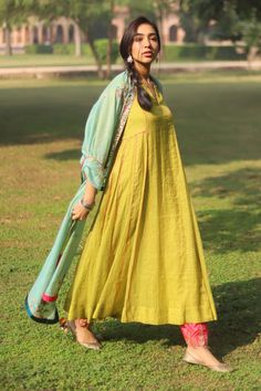 Kurtas For Women, Indian Designer Suits, Kurta Style, Kurta Dress, Kurti Designs Party Wear, Kurta Designs Women, Party Kleidung, Dupatta Set, Dress Indian Style