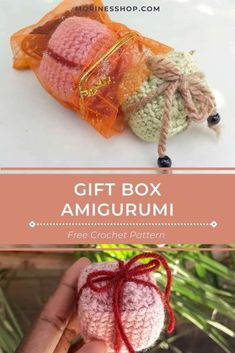 the gift box amigurmi is made with yarn and plastic bags, as well as an ornament