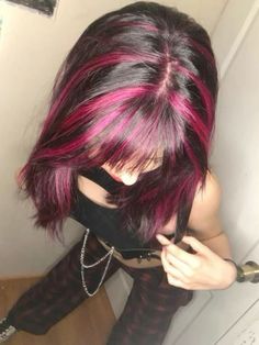 not mine i found it on pinterest Pink And Black Hair, Rectangular Face, Pink Hair Dye, Hair Color Streaks, Men Haircut, Pretty Hair Color