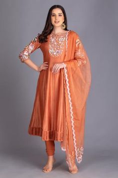 Shop for House of Tushaom Orange Chanderi Silk Anarkali Set for Women Online at Aza Fashions Sequin Anarkali, Orange Anarkali, Organza Embroidery, Silk Anarkali, Embroidered Anarkali, Embroidered Motifs, Simple Kurti Designs, Scalloped Border, Beautiful Dress Designs