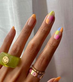 Beach Nails Art, Birthday Nail Designs, Checkered Nails, 2023 Beach, Rainbow Nails Design, Beach Nail Art, Rainbow Nail Art, Nail Vinyls, Manicure Inspiration