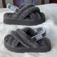 Brand New Ugg Disco Cross Slide Slippers New With No Box Size 10 In Women Color Charcoal 10mm Sheepskin Upper With Suede Overlays Elastic Strap With Ugg Graphic 10mm Sheepskin Lining And Insole Eva Outsole Size Tag Have Been Marked To Prevent Store Returns Fluff Yeah Slide, Wool Shoes, Ugg Style, Shoes Ugg, Slide Slippers, Warm Slippers, Ugg Slippers, Platform Slippers, Kinds Of Clothes