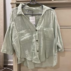 Zara Linen Top. Size Xl Chic Vacation Tops With Pockets, Chic Tops With Pockets For Vacation, Zara Summer Tops With Pockets, Zara Casual Blouse With Pockets, Spring Zara Blouse With Pockets, Zara Blouse With Pockets For Spring, Zara Casual Summer Blouse, Casual Zara Shirt For Day Out, Oversized Green Zara Top