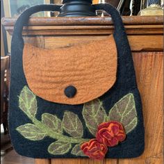 Wool Felted Hand Bag. One Zipper Pocket Inside. Never Used. Perfect Condition! Diy Felt Bag, Felted Crochet Bag, Contemporary Bags, Leather Bag Tutorial, Wool Purse, Felted Crochet, Felted Handbags, Rising Tide, Felt Projects