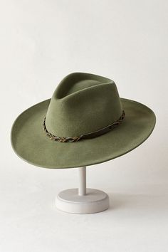 Designed for endless excursions, the Paradise wool western hat is at home winding through mountain trails or taking in majestic vistas. The age-honored shape of this hat is handcrafted of soft and durable felt, making it a trusted travel partner. With a handsome contrast stitch hatband and an interior sweatband that keeps it in place, Paradise is always a dream to wear. Rustic Brimmed Felt Hat For Outdoor, Rustic Outdoor Brimmed Felt Hat, Rustic Flat Brim Felt Hat For Outdoor, Rustic Felt Hat With Flat Brim For Outdoor, Flat Brim Felt Hat For Ranch, Western Brimmed Felt Hat For Hunting, Western Fur Felt Hat Bands For Outdoor, Western Style Felt Hat With Flat Brim For Hunting, Western Style Felt Hunting Hat For Fall