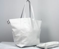 "Big leather oversized bag 24\"x15\" White Oversized tote bag. Dimension details: Max width at the top: 60 cm / 23.6\" Height: 40 cm / 15.7\" Width at the base: 32 cm / 12.6\" Depth: 24 cm / 9.4\" Handle drop: 26 cm / 10\" Internal cosmetic bag: 30x20 cm / 12x8\" OTHER COLORS: CAMEL: https://www.etsy.com/listing/685507502/large-leather-tote-bag-large-bag-24x-16?ref=shop_home_active_2 GREEN: https://www.etsy.com/listing/682412608/extra-large-green-leather-tote-bag-24x?ref=shop_home_active_57& Simple Leather Bag, Beautiful Backpacks, Mens Backpack Travel, Large Leather Bag, Everyday Handbag, Soft Leather Bag, Oversized Tote Bag, Oversized Bag, Oversized Tote