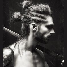 Instagram Mais Man With Long Hair, Man Bun Hairstyles, Corte De Cabelo Masculino, Man Bun, Side Braid