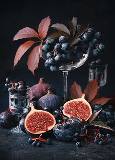 Figs GIF Dark Food Photography, Ivy House, Fruit Decorations, New Fruit, February 10