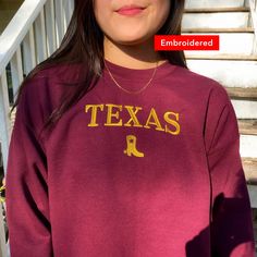 *SIZES ARE UNISEX* -I'd suggest your usual size for a more fitted look, or sizing up for a more relaxed fit. *these sweatshirts are extra comfy when oversized 👢 "Texas" embroidered on a sporty cute vintage-style crewneck. A retro sweatshirt bound to keep you warm in the colder months. A pre-shrunk, classic fit sweater that's made with air-jet spun yarn for a soft feel and reduced pilling. Your new favorite sweatshirt! * 50% cotton, 50% polyester * Pre-shrunk * Classic fit with no center crease Oversized Sweater With Embroidered Logo For Fall, Oversized Fall Sweater With Embroidered Logo, Oversized Fall Sweater With Letter Embroidery, Oversized Letter Embroidery Sweater For Fall, Collegiate Crew Sweatshirt For Fall, Collegiate Crew Neck Sweatshirt For Fall, Game Day Fall Crew Neck Sweatshirt, Game Day Crew Sweatshirt For Fall, Fall Game Day Crew Sweatshirt