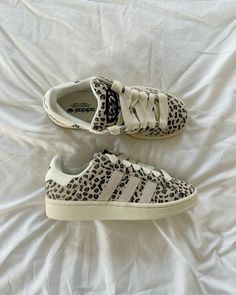 Leopard Adidas, Pretty Sneakers, Shoes For School, Adidas Campus 00s, Trendy Shoes Sneakers, Dr Shoes, Preppy Shoes, Pretty Shoes Sneakers, Shoe Wishlist