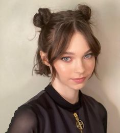 Hair References, Emma Myers, Hair Inspiration Short, Hairdos For Short Hair, Peinados Fáciles Para Cabello Corto, Short Hair Tutorial, Penteado Cabelo Curto, Cute Hairstyles For Short Hair, Short Hair Styles Easy