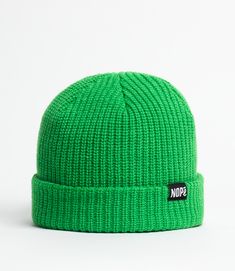 La beanie NOPé pour enfant... parce qu'il faut bien en avoir quelques-unes en réserve, non?! #TuquesPerdues

Elle est conçue pour se combiner avec la capuche. Non-doublée, c'est aussi la parfaite tuque d'entre-saison lorsque portée seule.
-
Taille unique — Enfant