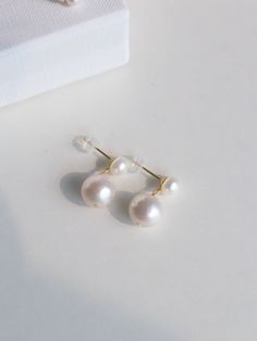 Product Details Process: 18K gold plated Material: 925 Silver / Natural Pearl (6-6.5mm) (10-10.5mm) Size: Earrings 2cm in total length Weight: about 2.2g Classic Pearl Drop Earrings, Everyday Pearl White Earrings, Classic Everyday Pearl Drop Earrings, Classic Single Pearl White Earring, Elegant Pearl White Everyday Earrings, Timeless Everyday Pearl Earrings, Timeless Pearl Earrings For Everyday, Minimalist White Pearl Pierced Earrings, Minimalist Hypoallergenic Pearl Earrings For Formal Occasions