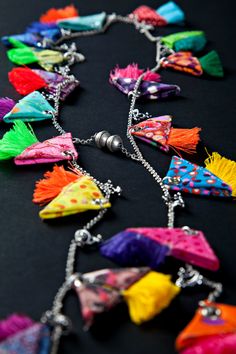 Cliquer pour fermer Colorful Fabric, Fiber Jewelry, Fabric Necklace, Tassels Fashion, Thread Jewellery, Handmade Fashion Jewelry, Tassel Jewelry