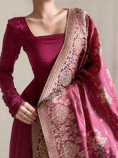 Women Fashion Aesthetic, Challenge 30 Days, Aesthetic Finds, Trending Summer Nails, Glow Up Challenge, Outfit Indian, Silk Kurta Set, Desi Dress, Trendy Outfits Indian