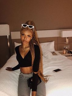 Grownish Hairstyles, Cornrows Extensions, Braided Cornrows, Hairextensions Hairstyles, Sunglasses For Your Face Shape, Yara Shahidi, Look Retro, Box Braids Styling, Trendy Haircuts