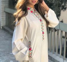 Pocket Kurti Design, Sabeena Farooq, Summer Outfit 2023, Style Outfits Summer, Summer Vibes Aesthetic, Aesthetic Summer Outfits, Outfit 2023, Mode Kimono