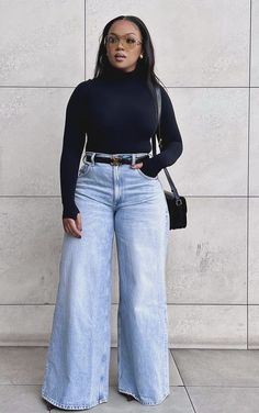 Wide Leg Pants Outfit Black Women, Wide Leg Jeans Outfit Black Women, Mom Jeans Outfit Classy, Wide Leg Jeans Outfit Work, Palazzo Jeans Outfit, Cargo Jeans Outfit Women, Wide Leg Jeans Outfit Fall, Wide Leg Pants Outfit Work, Fall Outings