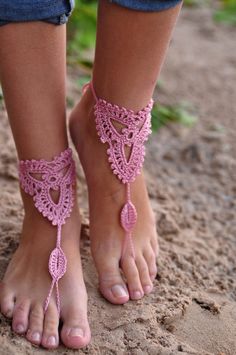 Crochet Powder Pink Barefoot Sandals Nude shoes Beach | Etsy Crochet Barefoot Sandals, Anklet Designs, Crochet Weaves, Ankle Chain, Victorian Lace, Fashion Lady, Foot Jewelry, Hippie Jewelry, Anklet Bracelet