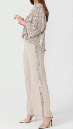 Soiree Outfit, Look Legging, Soiree Dress, Fashion Top Outfits, Women Dresses Classy, Elegant Dresses Classy, Trendy Dress Outfits, Fashion Design Dress, Stil Elegant