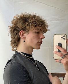 Mohawk Curly Hair Men, Curly Mohawk Mullet, Subtle Mullet Men Curly, Curly Mohawk Men, Medium Curly Hair Styles Men, Soft Mullet Men Curly Hair