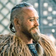 Erik Last Kingdom, The Last Kingdom Erik, Erik The Last Kingdom, Christian Hillborg, Viking Haircut, Viking Hairstyles, Alexander Dreymon