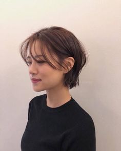 90s Short Hair Straight, Piecey Bob Haircut, Festival Make Up, Super Short Hair, Short Design