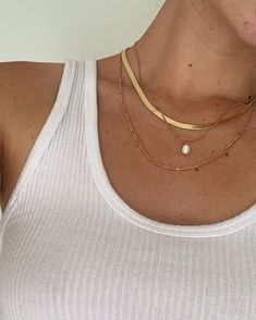 Ušný Piercing, Necklace Combo, Dainty Gold Jewelry, Necklace Outfit, Comfy Jeans, Stacked Necklaces, Neue Outfits, Classy Jewelry, Jewelry Lookbook