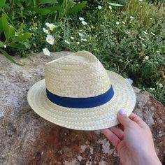 Small Boy Hat Artisan Made Made in Portugal Size - 52 cm / 54 cm; 20.,5 in / 21,3 in Full diameter - 27 cm; 10,6 in  H - 10 cm; 3,9 in The dimensions may vary slightly. Handmade Summer Hats For Country Events, Adjustable Flat Brim Hat For Picnic, Adjustable Brimmed Hat For Picnic, Blue Adjustable Summer Fedora, Adjustable Blue Summer Fedora, Bohemian Natural Hat For Picnic, Adjustable Short Brim Hats For Picnic, Bohemian Natural Color Hat For Picnic, Blue Short Brim Straw Hat For Outdoor