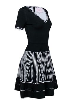 Look sharp from desk to drinks in this perfectly polished Carolina Herrera dress! Its black compact knit is elevated with contrasting white details for added textured and fun. Complete with a v-neckline and flattering fit and flare silhouette, this chic number is a must-have! Size S 80% Viscose, 16% Polyester, 4% Lycra Unlined Invisible zipper back Short sleeve V-neckline Bust 32" Waist 25" Shoulder to hem 38.5" Sleeve length 8" Fitted Black A-line V-neck Dress, Black Fitted A-line V-neck Dress, Black Stretch V-neck Dress, Black Fitted V-neck Dress With Short Sleeves, Caroline Herrera, Carolina Herrera Dress, Carolina Herrera Dresses, White Details, Buy Shoes Online