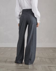 Summer Pumps, Loose Trousers, Eyewear Womens, Boutique Online, Dress Trousers, Shirt Skirt, Lingerie Sleepwear, Blazer Coat, Brunello Cucinelli