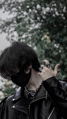 Muscular Emo Guys, Masked Guy, Eboy Aesthetic, Mask Guy, Emo People, Goth Guys, Emo Aesthetic, Goth Boy