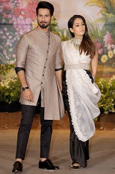 Shahid Kapoor and Mira Rajput at Sonam Kapoor's Wedding Reception in Mumbai  #Mirarajput #shahidkapoor #anamikakhanna #bollywoodfashion #weddingoutfit #couplegoals