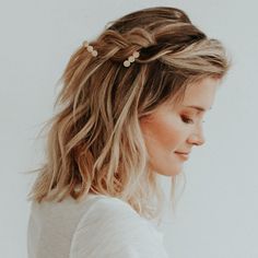 Medium Length Hair Women, Bobby Pin Hair, Tiny Hair, Pin Hair, Fun Hair, Bridesmaid Hair Short, Easy Braids, Casual Hairstyles, Bobby Pin