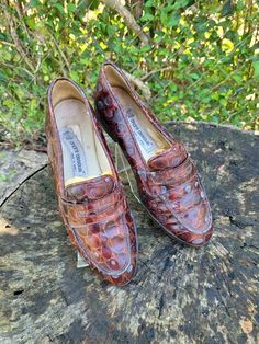 "Comfortable and Cute is the look that will arrive once you grace your feet with these cute lil croc printed loafers. Good Vintage Condition! Length: 9 7/8\" Width: 3\" Heel: 1/2\" Color: Brown Condition: Good Vintage Brand: Andre Assous" Brown Crocodile Pattern Slip-on Moccasins, Brown Crocodile Pattern Loafers With Round Toe, Ankle Boots Dress, Croc Print, Vintage Branding, Leather Shoes Woman, Leather Pulls, Cool Boots, Casual Shoes Women